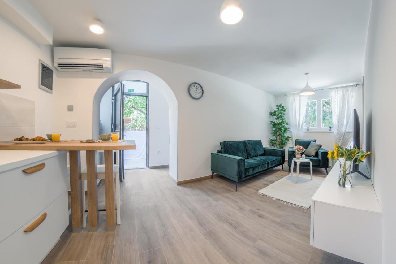 Apartment Norah With Private Parking PUY 외부 사진