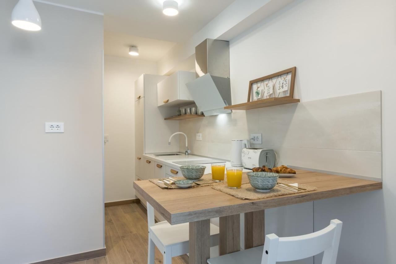Apartment Norah With Private Parking PUY 외부 사진