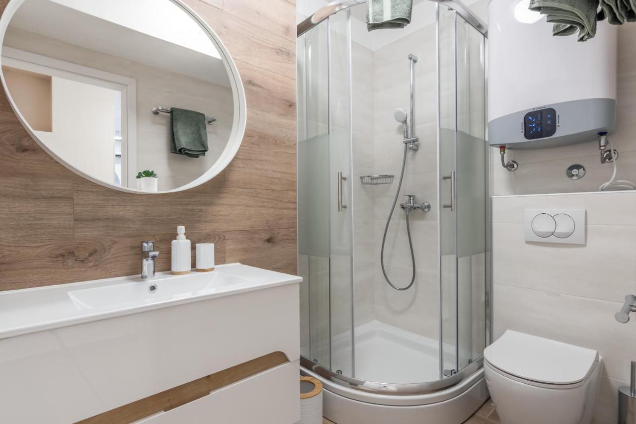 Apartment Norah With Private Parking PUY 외부 사진