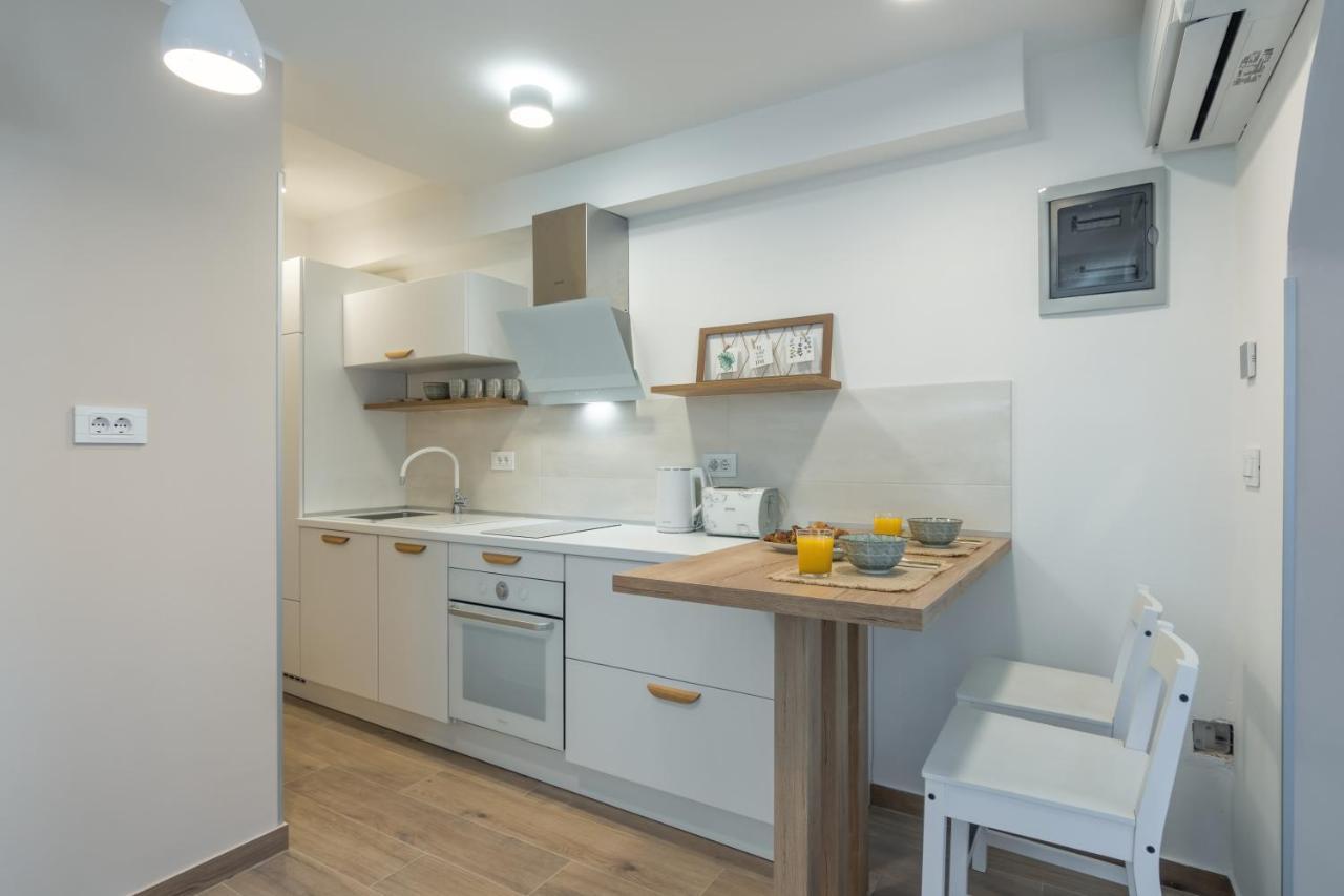 Apartment Norah With Private Parking PUY 외부 사진